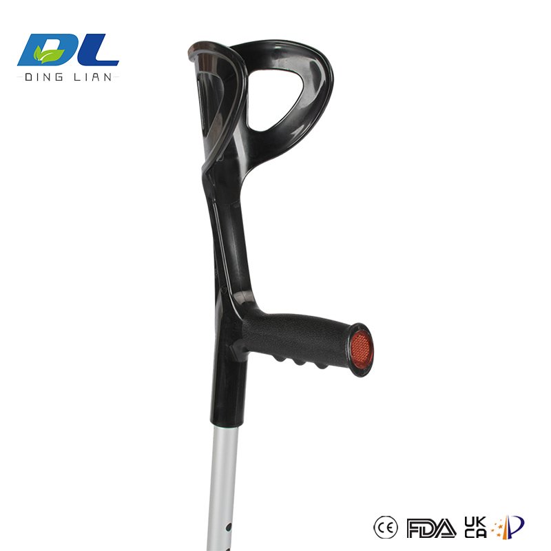 Forearm crutch with supportive cuff design for controlled movement and reduced wrist pressure