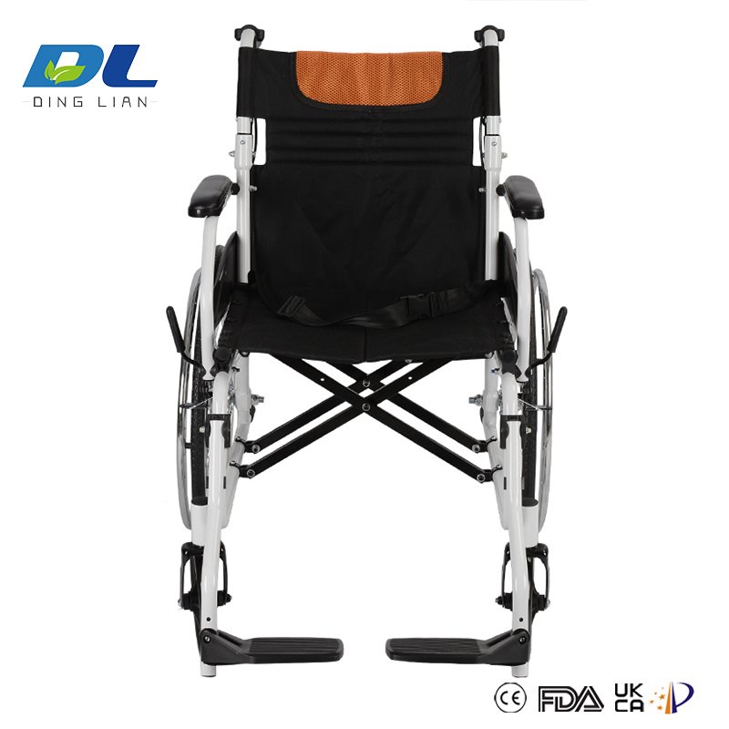 DL-2017B safe mobility wheelchair with adjustable footrests for proper leg support