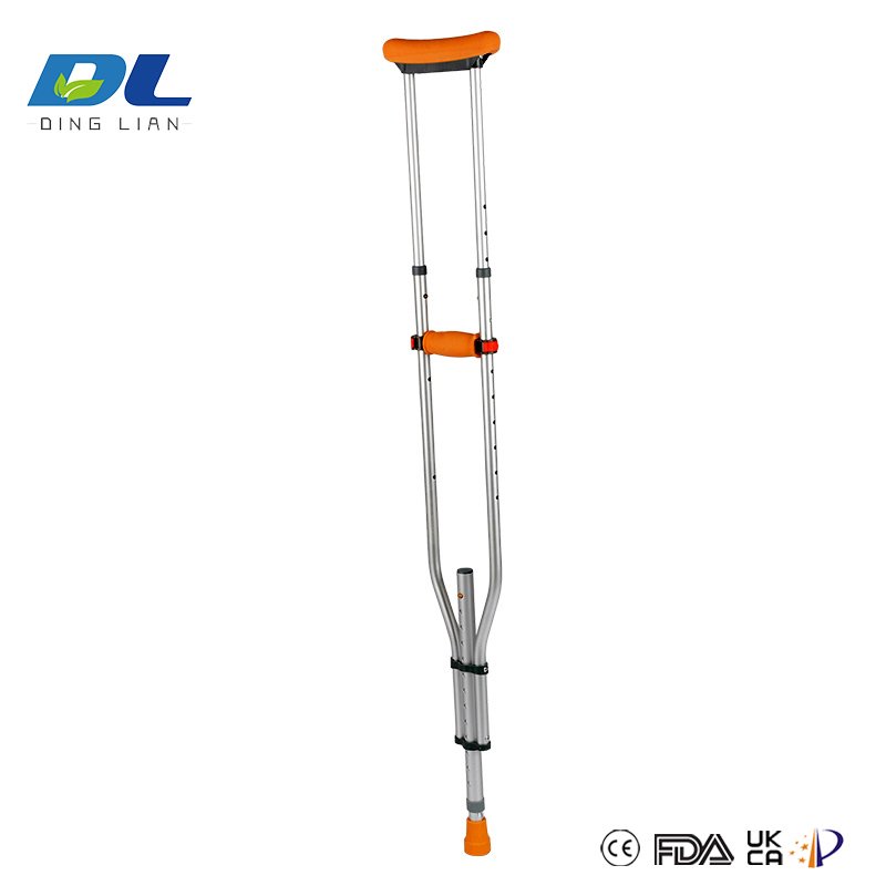 Close-up view of DL-5072 underarm crutches showing padded top and reinforced frame
