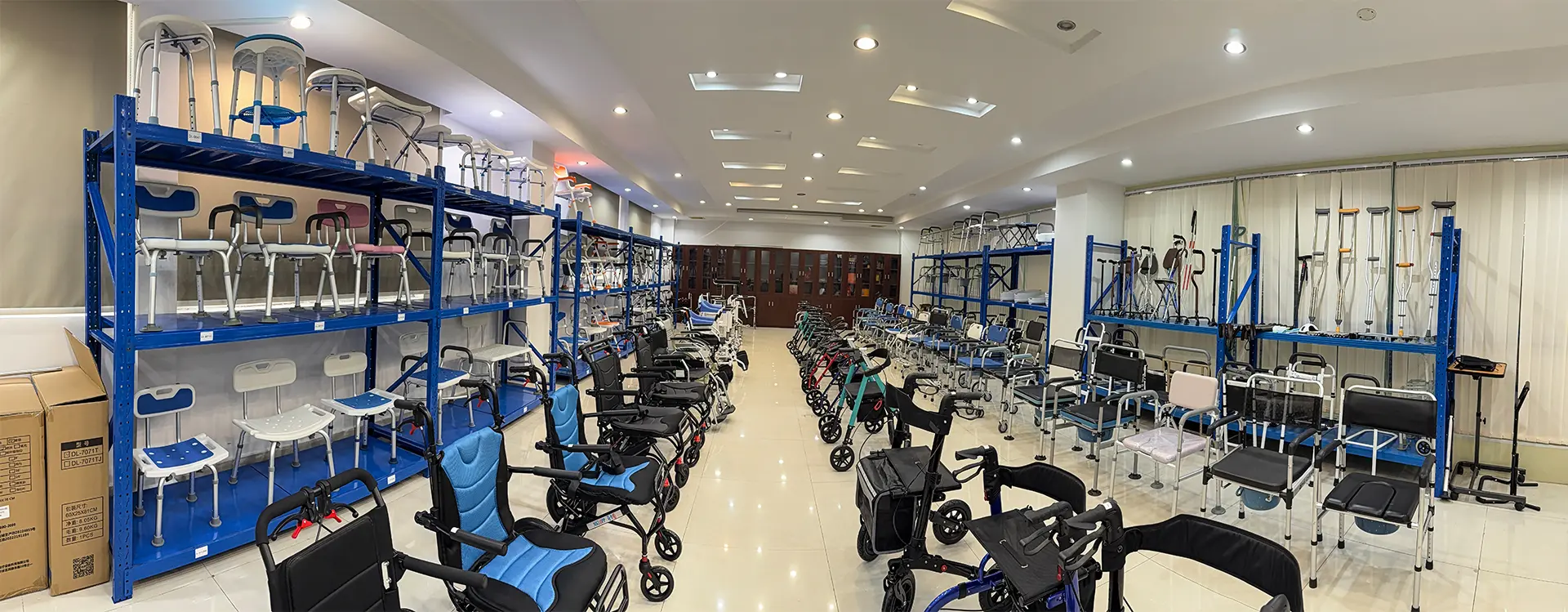 Dinglian showroom displaying rehabilitation and mobility equipment in an organized presentation area